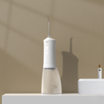 USB დამუხტული პორტატული ორალური ირიგატორი დამტენი წყლის ჭავლური ფლოსერი წყალგაუმტარი Ipx7 სტომატოლოგიური წყლის ფლოსერი